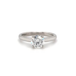 Pre-Owned 1.00ct Round Brilliant cut Diamond Classic Engagement ring set in Platinum